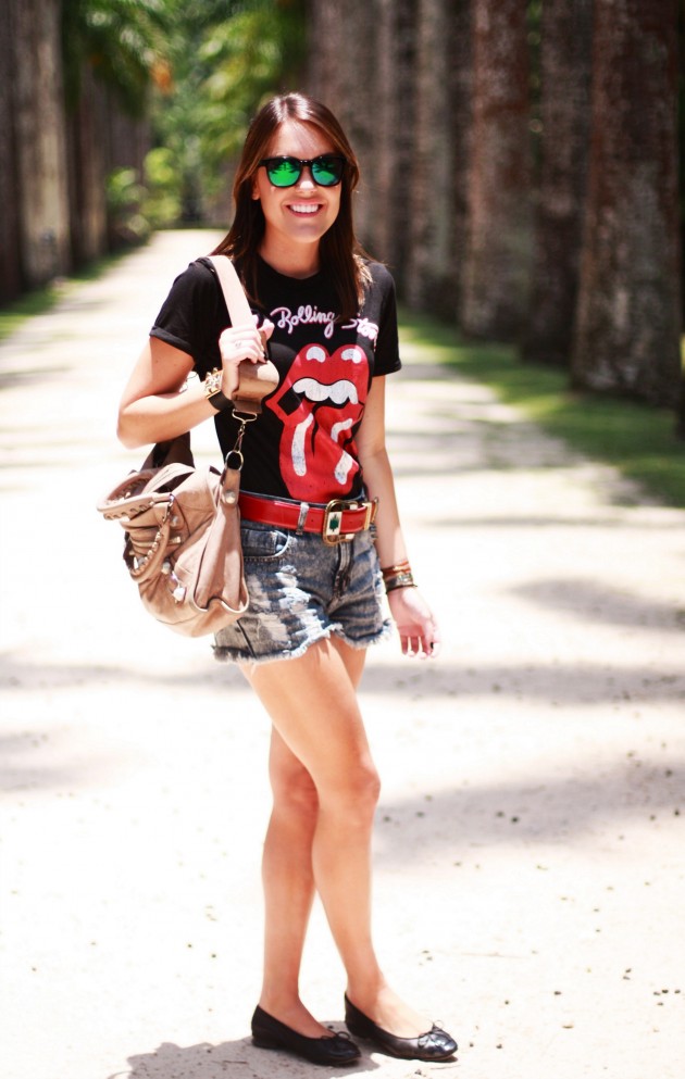 Lari-Duarte-look-do-dia-rolling-stone-rock-and-roll-shorts-jeans