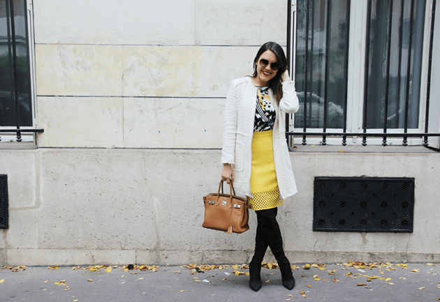 Look-do-dia-street-style-Paris-blogger-inspiration-parisien-saia-lápis-amarela-body-como-usar-Lari-Duarte-ruas-20
