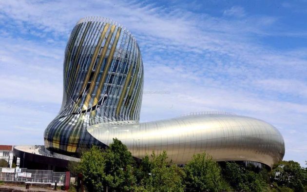 Tudo-sobre-a-cidade-Bordeaux-informações-guia-de-viagem-dicas-roteiros-capital-vinho-Bordeaux-onde-ficar-o-que-fazer-Cité-Du-Vin-Museu-do-vinho-blog-da-Lari-Duarte